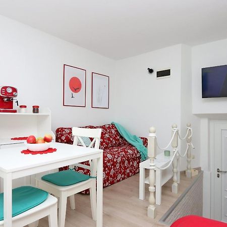 Sha La La - Charming, Unique Studio In A Historic Building Next To A Castle, Wifi, Smart Tv, Washer-Dryer บาการ์ ภายนอก รูปภาพ