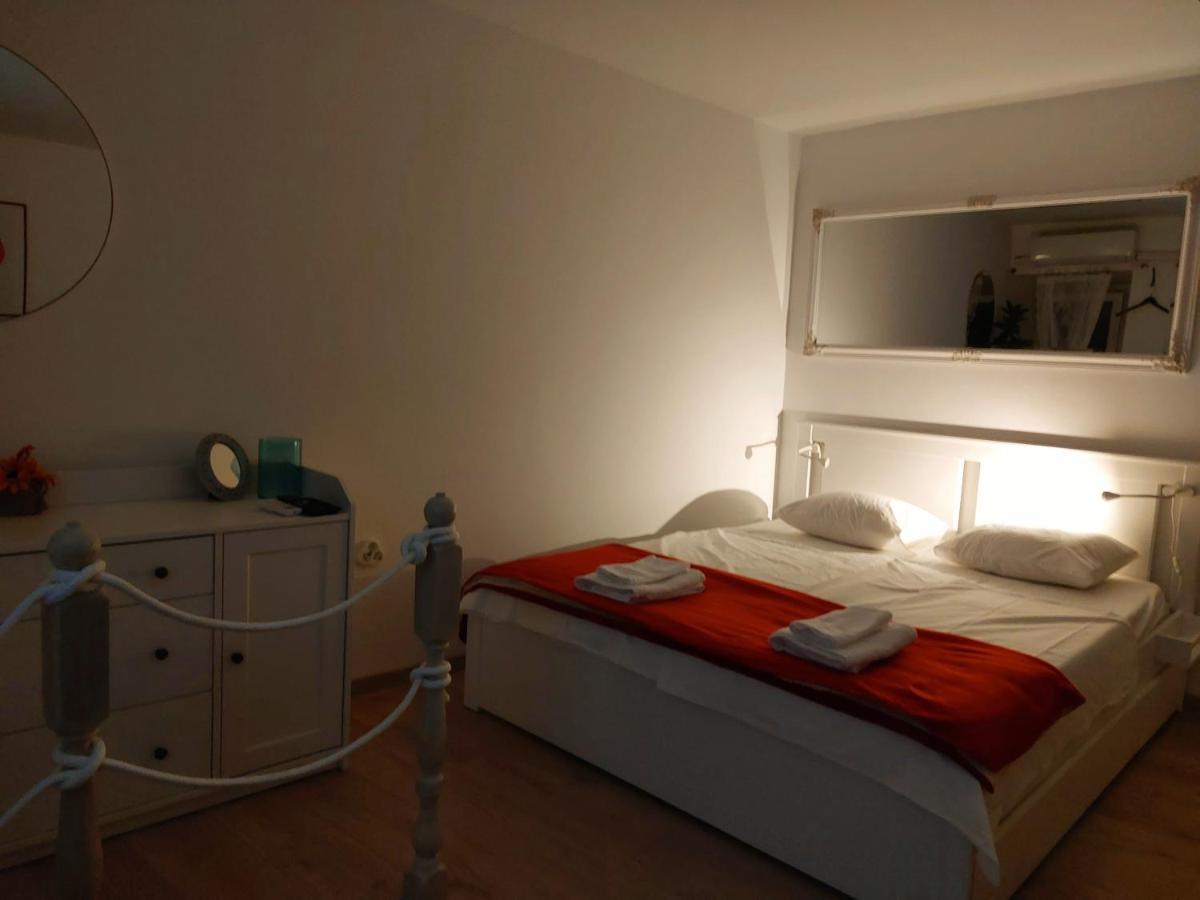Sha La La - Charming, Unique Studio In A Historic Building Next To A Castle, Wifi, Smart Tv, Washer-Dryer บาการ์ ภายนอก รูปภาพ