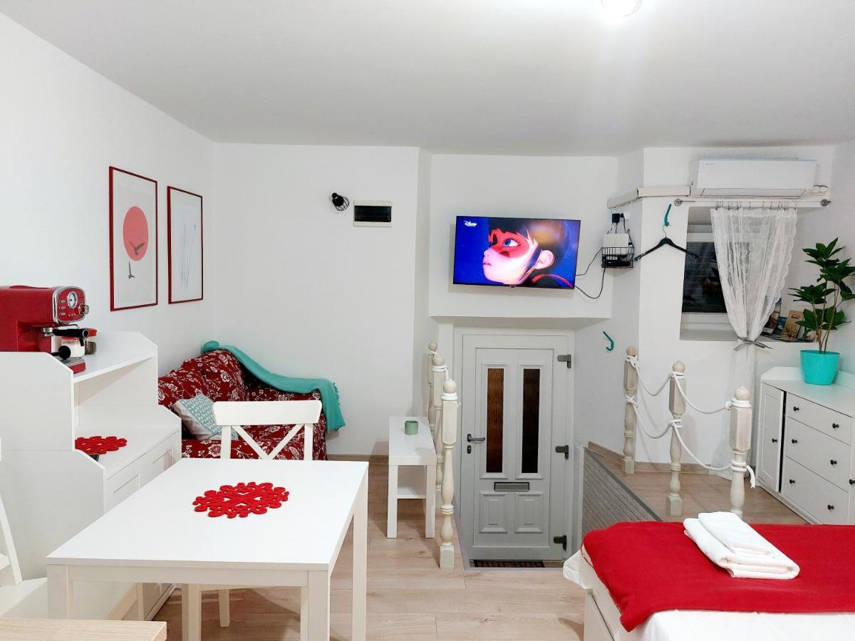 Sha La La - Charming, Unique Studio In A Historic Building Next To A Castle, Wifi, Smart Tv, Washer-Dryer บาการ์ ภายนอก รูปภาพ