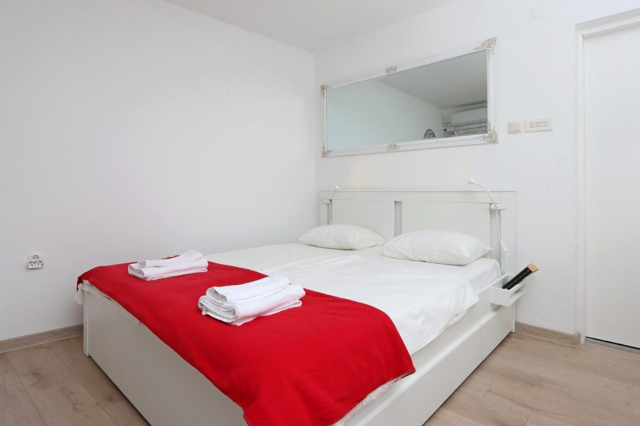 Sha La La - Charming, Unique Studio In A Historic Building Next To A Castle, Wifi, Smart Tv, Washer-Dryer บาการ์ ภายนอก รูปภาพ