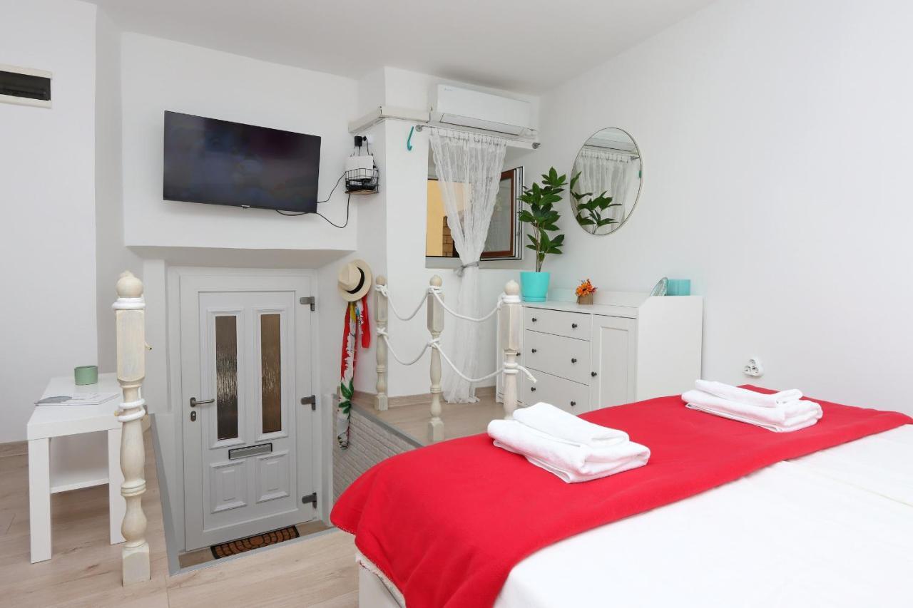 Sha La La - Charming, Unique Studio In A Historic Building Next To A Castle, Wifi, Smart Tv, Washer-Dryer บาการ์ ภายนอก รูปภาพ