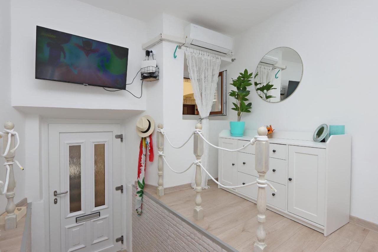 Sha La La - Charming, Unique Studio In A Historic Building Next To A Castle, Wifi, Smart Tv, Washer-Dryer บาการ์ ภายนอก รูปภาพ